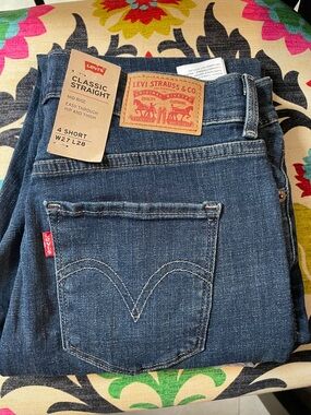 Levi's Classic Straight Women’s Jeans - Dark Blue Denim Mid Rise - Size 4 Short